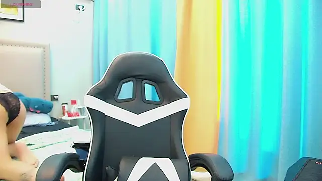 Snapshot of Safer-001 chatting on 10/05/25, 08:38 Safer-001 online show from 10/05/25, 08:38