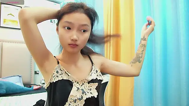 Snapshot of Safer-001 chatting on 09/29/25, 06:42 Safer-001 online show from 09/29/25, 06:42