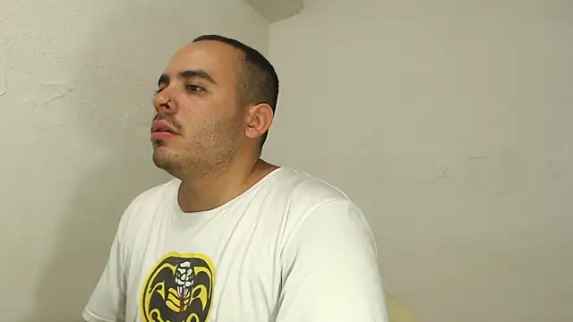 Ana ThiagoxX online show from 05/05/26, 09:51