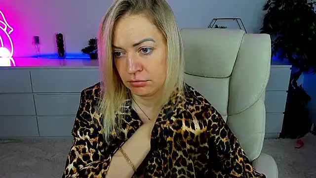 Anna Snows online show from 10/24/25, 05:39