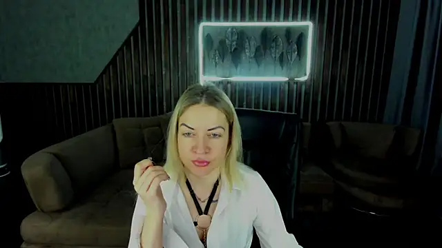 Anna Snows online show from 12/03/25, 06:36