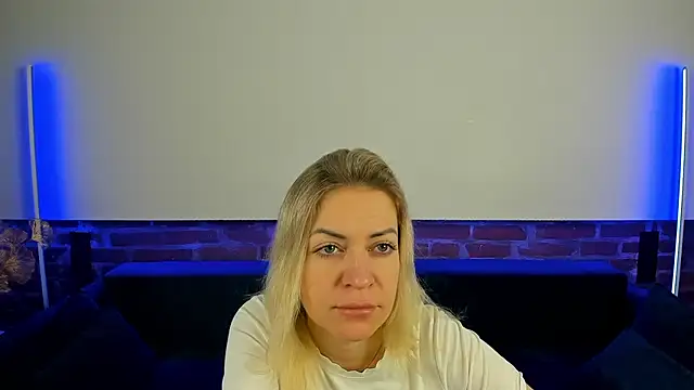 Anna Snows online show from 10/21/25, 05:29