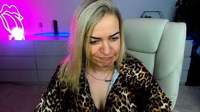 Anna Snows online show from 09/16/25, 06:42