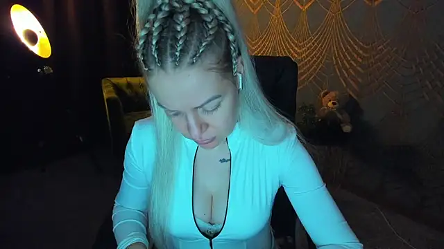 Anna Snows online show from 04/20/26, 04:52