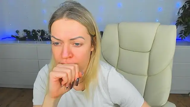 Anna Snows online show from 12/15/25, 07:09