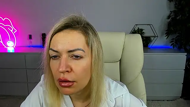 Anna Snows online show from 10/28/25, 06:34