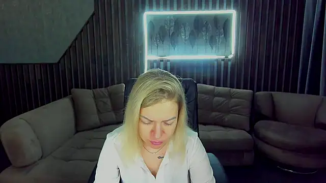 Anna Snows online show from 10/10/25, 05:52
