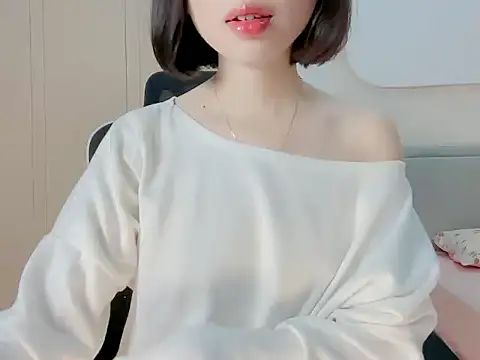 ggLovee online show from 10/17/25, 09:49