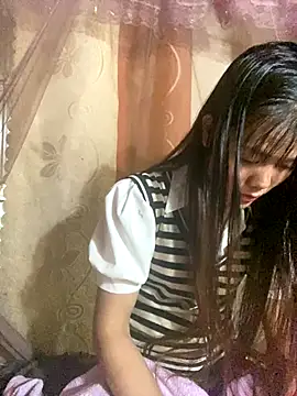 PhanHaa online show from 10/28/25, 01:10