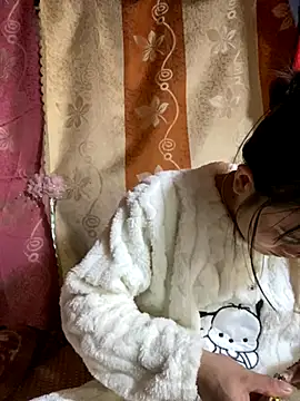 PhanHaa online show from 11/30/25, 12:28