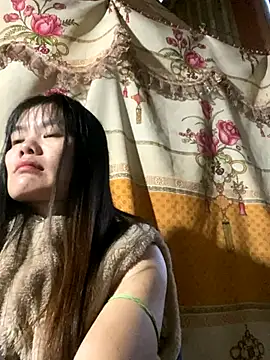 PhanHaa online show from 11/28/25, 12:55