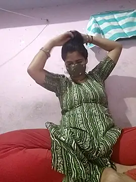 Snapshot of Riya_hot12 chatting on 11/02/25, 04:17 Riya hot12 online show from 11/02/25, 04:17