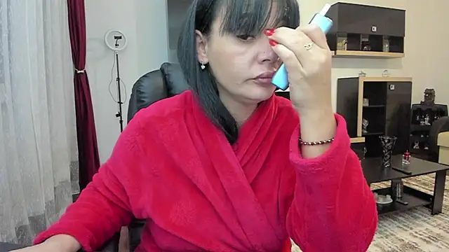 Snapshot of Ella_sweety00 chatting on 01/05/26, 06:00 Ella sweety00 online show from 01/05/26, 06:00