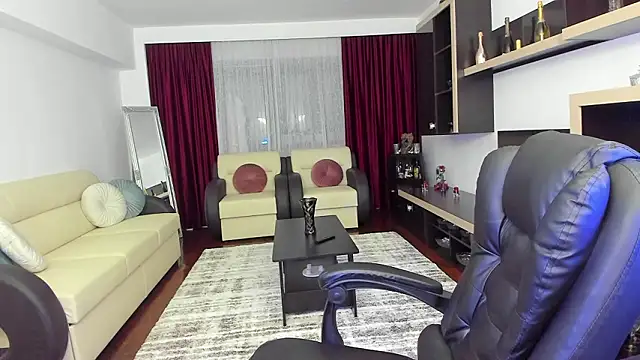 Snapshot of Ella_sweety00 chatting on 02/14/26, 11:49 Ella sweety00 online show from 02/14/26, 11:49