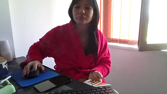 Snapshot of Ella_sweety00 chatting on 05/17/26, 01:11 Ella sweety00 online show from 05/17/26, 01:11