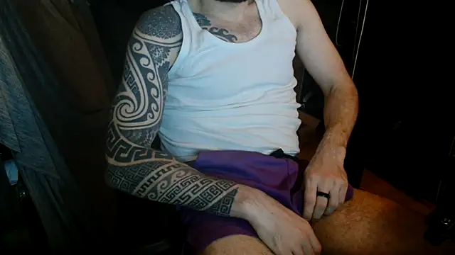 Snapshot of th1_ chatting on 04/24/26, 03:52 th1 online show from 04/24/26, 03:52