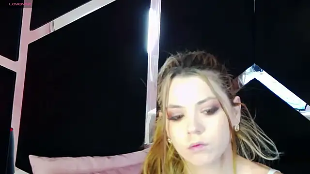 Breezelle online show from 09/27/25, 04:07