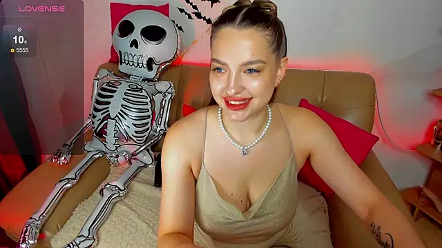 Emma  Ross online show from 10/27/25, 02:45