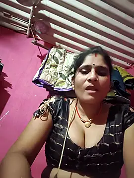 Snapshot of Hot-piuy chatting on 09/23/25, 06:26 Hot-piuy online show from 09/23/25, 06:26