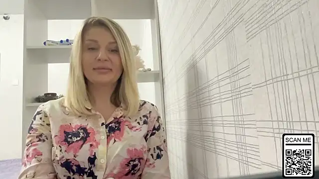 Snapshot of Blondie_xoxoxo chatting on 11/12/25, 11:36 Blondie xoxoxo online show from 11/12/25, 11:36