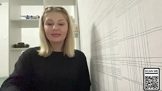 Snapshot of Blondie_xoxoxo chatting on 11/06/25, 09:19 Blondie xoxoxo online show from 11/06/25, 09:19