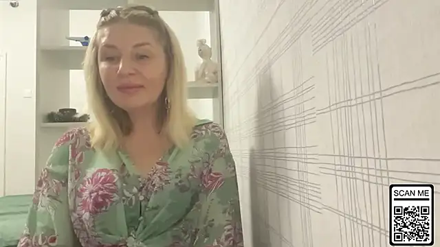 Snapshot of Blondie_xoxoxo chatting on 11/05/25, 06:55 Blondie xoxoxo online show from 11/05/25, 06:55