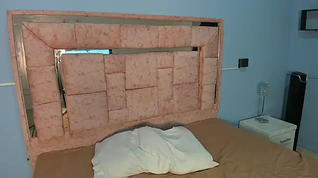 LICKY LOV online show from 11/26/25, 03:17