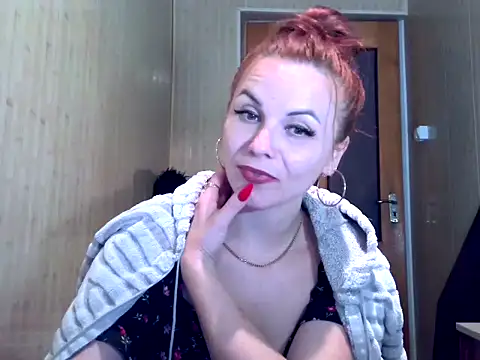 Kisa26311 online show from 09/30/25, 12:44