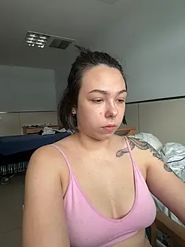 Snapshot of Kitty5348 chatting on 02/16/26, 10:47 Kitty5348 online show from 02/16/26, 10:47