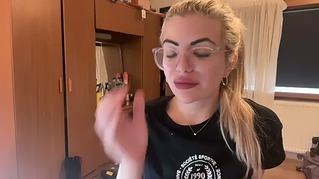 princess17 online show from 09/27/25, 02:12