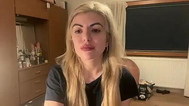 princess17 online show from 12/19/25, 03:10