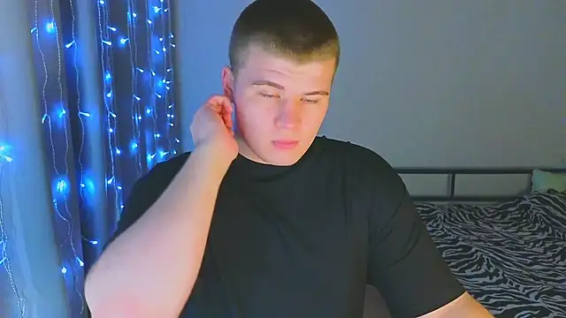 kittenmurr online show from 12/19/25, 11:29