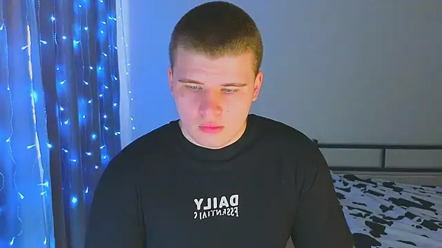 kittenmurr online show from 11/25/25, 03:07