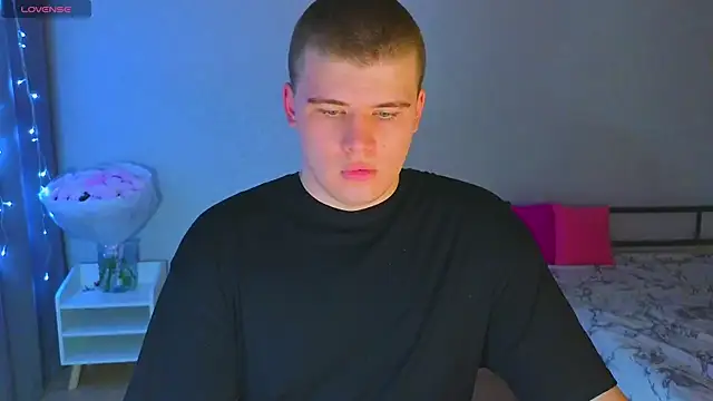 kittenmurr online show from 10/20/25, 12:17