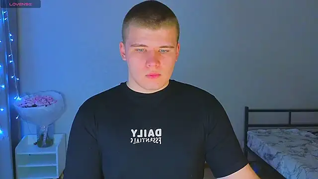 kittenmurr online show from 11/04/25, 09:40