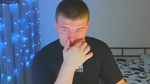 kittenmurr online show from 11/23/25, 02:10