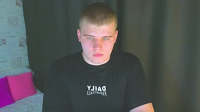 kittenmurr online show from 10/08/25, 02:51