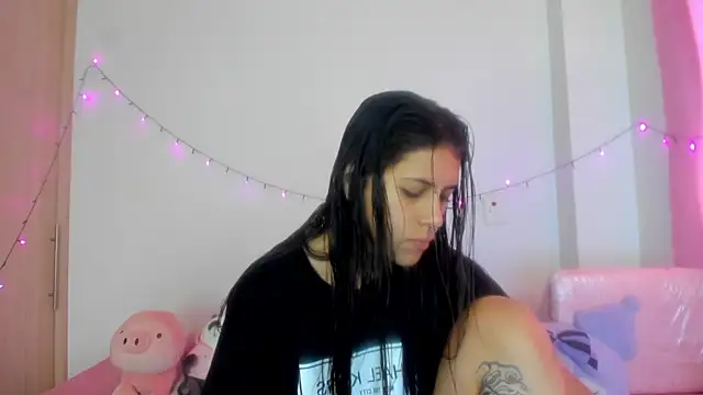 Abby roussee online show from 11/03/25, 01:04