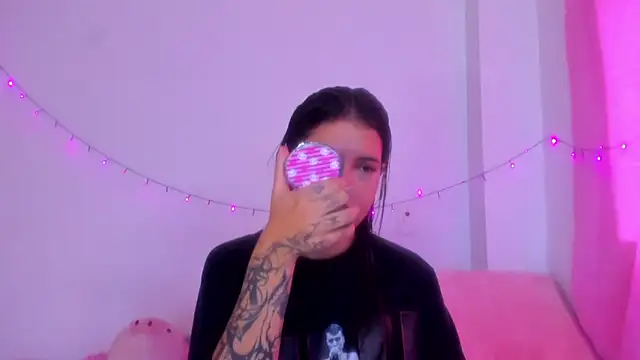 Abby roussee online show from 11/05/25, 01:03