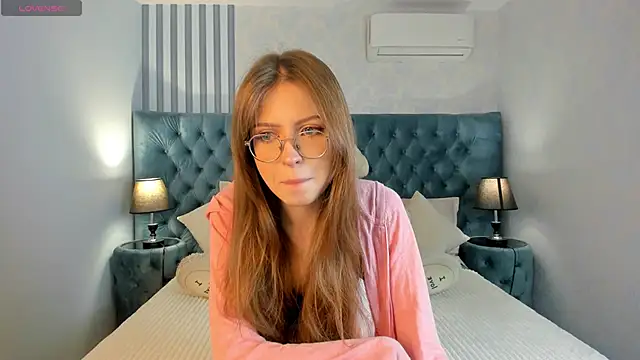 Snapshot of Grace_blush chatting on 10/05/25, 06:59 Grace blush online show from 10/05/25, 06:59