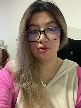 Snapshot of Blair_Bunnyy chatting on 01/18/26, 05:16 Blair Bunnyy online show from 01/18/26, 05:16