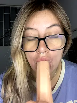 Blair Bunnyy online show from 10/25/25, 04:33