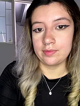 Snapshot of Blair_Bunnyy chatting on 01/15/26, 04:10 Blair Bunnyy online show from 01/15/26, 04:10