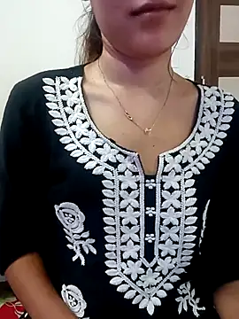 Snapshot of Cutie_Shruti chatting on 09/28/25, 10:33 Cutie Shruti online show from 09/28/25, 10:33
