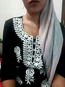 Snapshot of Cutie_Shruti chatting on 09/25/25, 10:10 Cutie Shruti online show from 09/25/25, 10:10