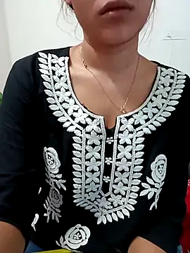 Snapshot of Cutie_Shruti chatting on 09/26/25, 09:38 Cutie Shruti online show from 09/26/25, 09:38