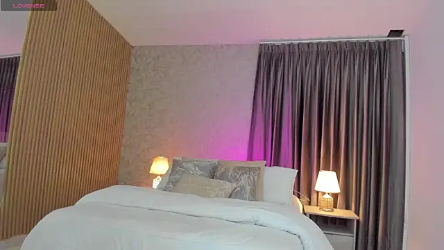 Snapshot of sharick_noir chatting on 12/16/25, 03:11 sharick noir online show from 12/16/25, 03:11