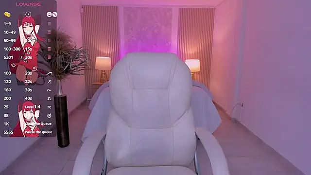 Snapshot of sharick_noir chatting on 10/31/25, 03:14 sharick noir online show from 10/31/25, 03:14