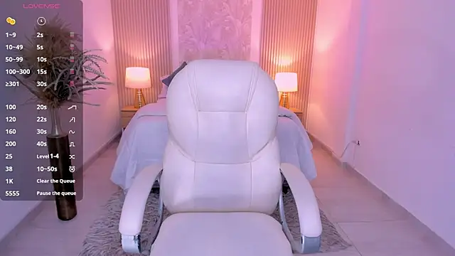 Snapshot of sharick_noir chatting on 10/23/25, 03:16 sharick noir online show from 10/23/25, 03:16