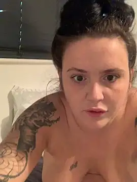 Charsworld online show from 04/11/26, 07:45